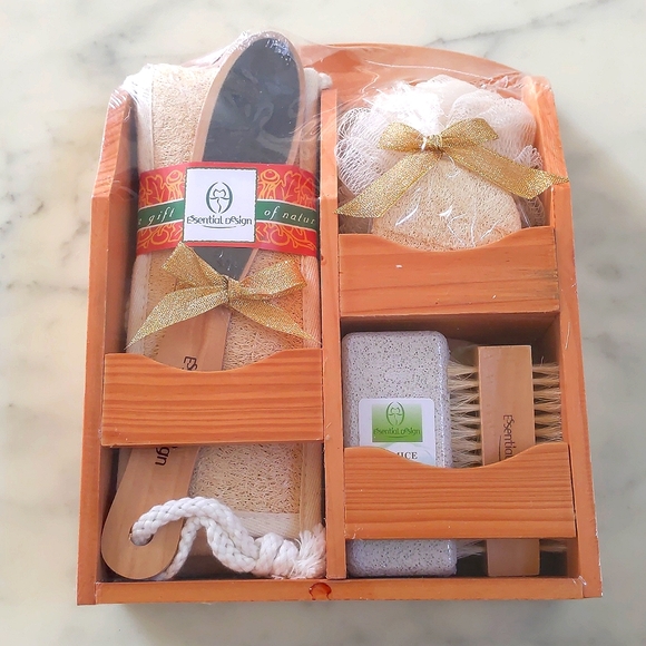 Essential Design Bath & Body Nwt 7pc Bath Accessories Gift Set With